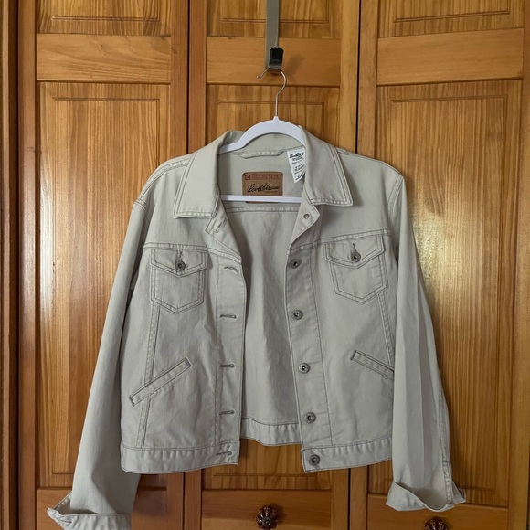 Levi's Jackets & Blazers - Brand new jean jacket